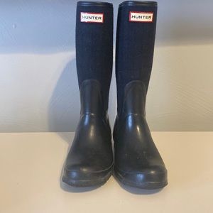 hunter rain boots ( navy and black bottoms)